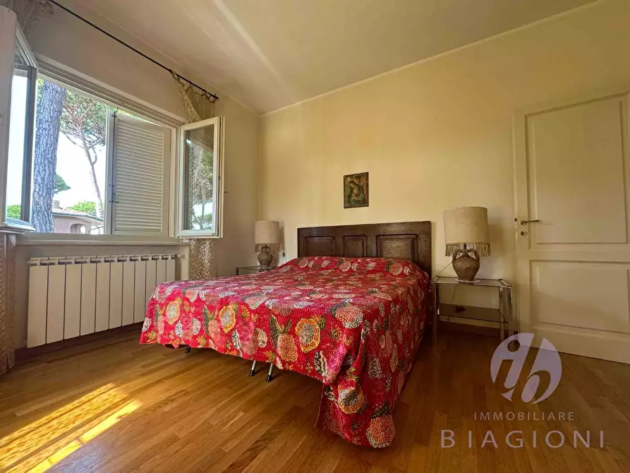 Immagine 37 di Villa in vendita  a Pietrasanta