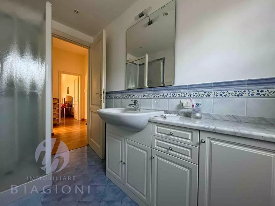 Immagine 61 di Villa in vendita  a Pietrasanta