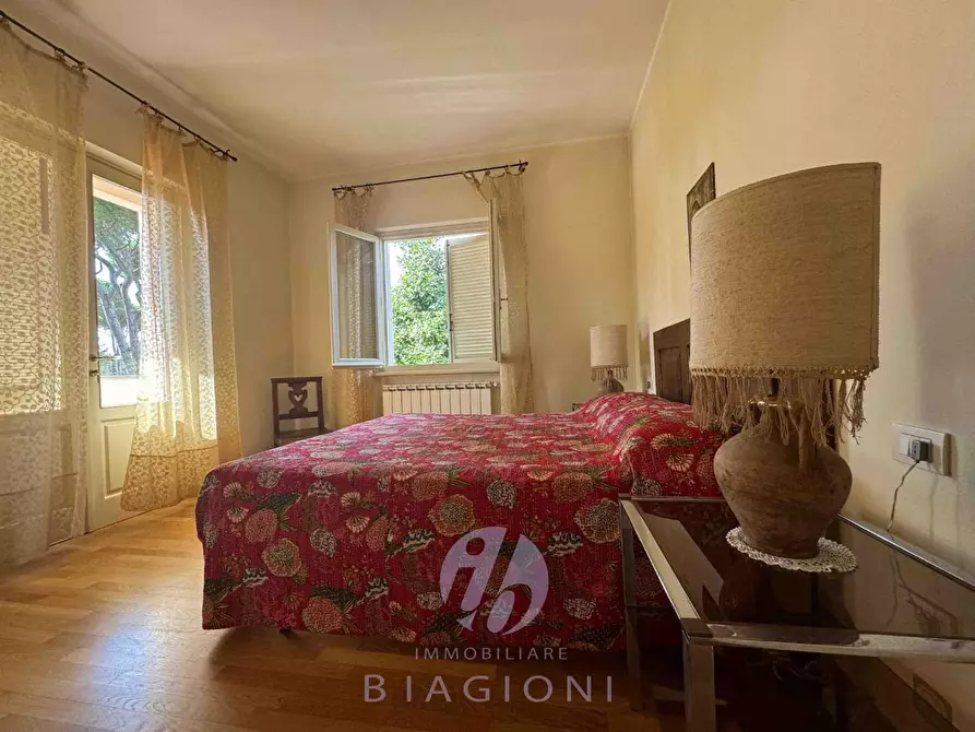 Immagine 34 di Villa in vendita  a Pietrasanta