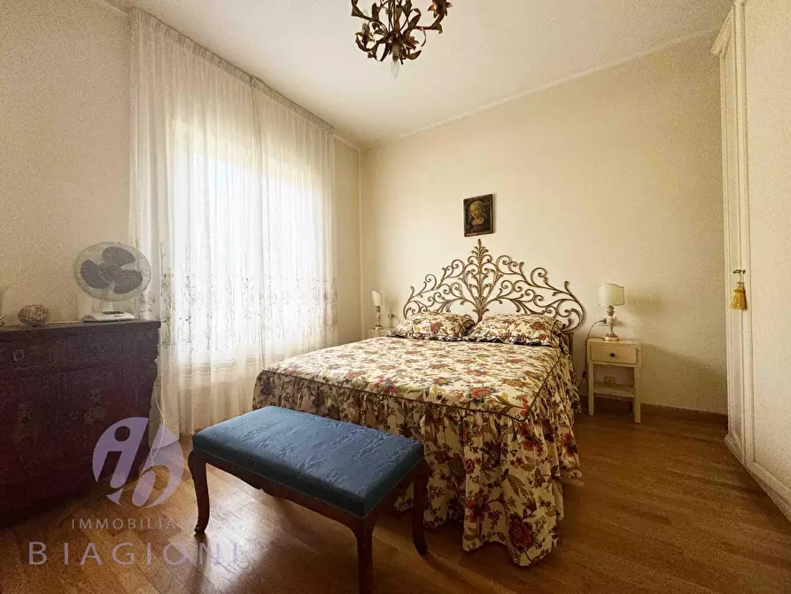 Immagine 40 di Villa in vendita  a Pietrasanta