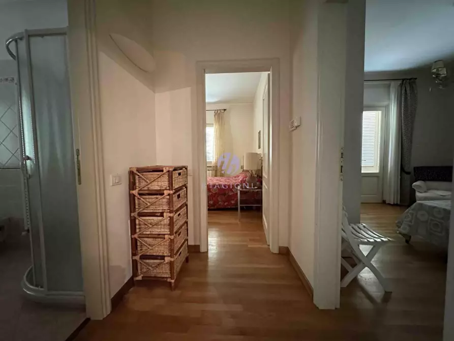 Immagine 27 di Villa in vendita  a Pietrasanta