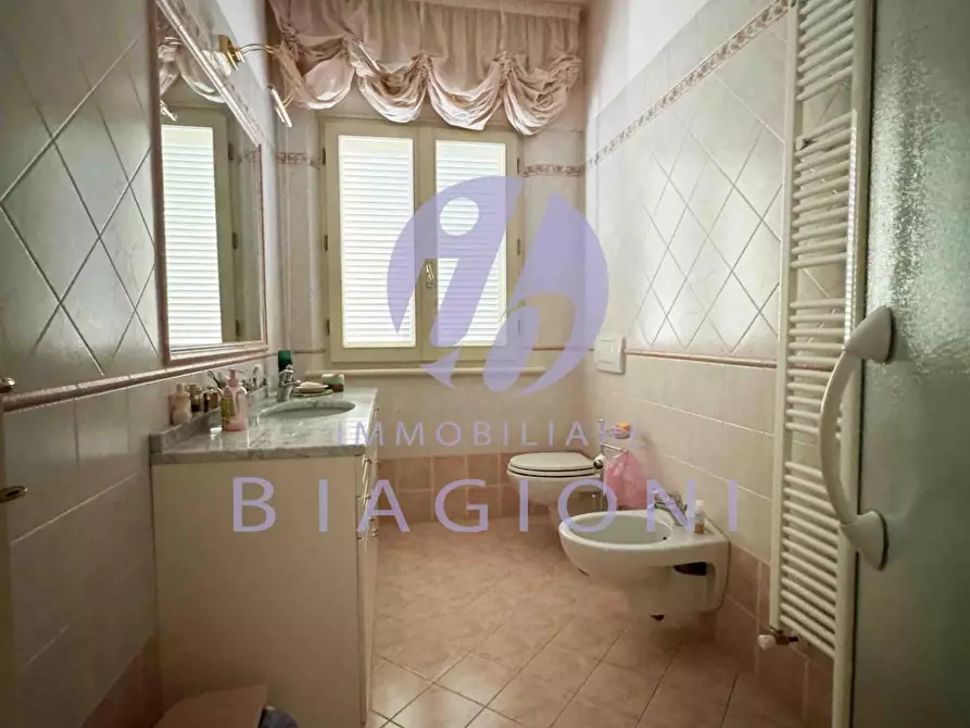 Immagine 47 di Villa in vendita  a Pietrasanta