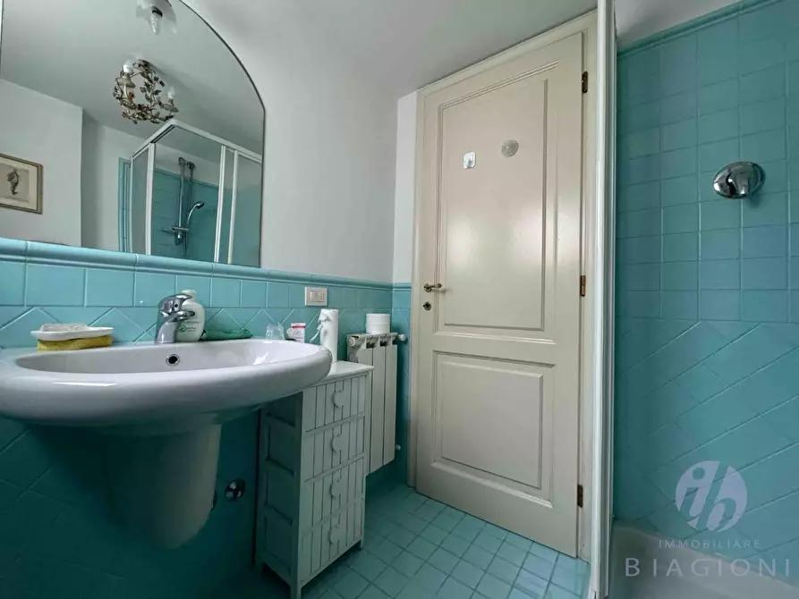 Immagine 68 di Villa in vendita  a Pietrasanta