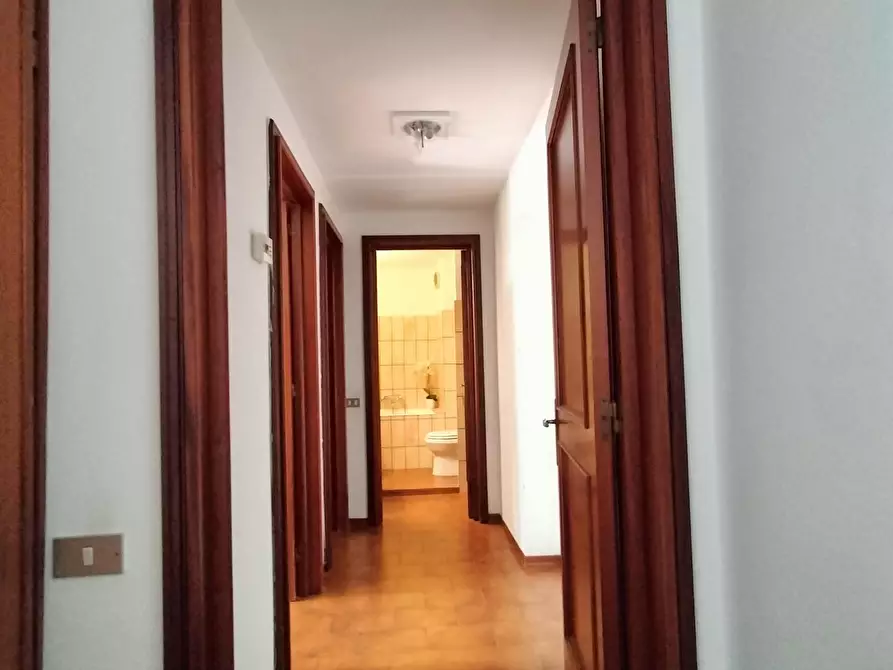 Immagine 5 di Appartamento in vendita  a Carrara