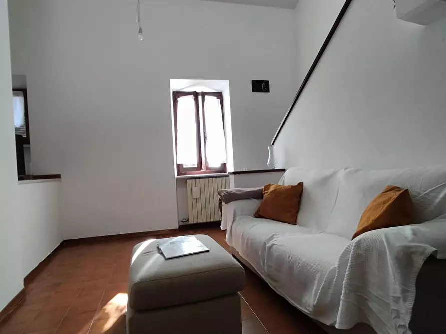 Immagine 2 di Appartamento in vendita  a Carrara