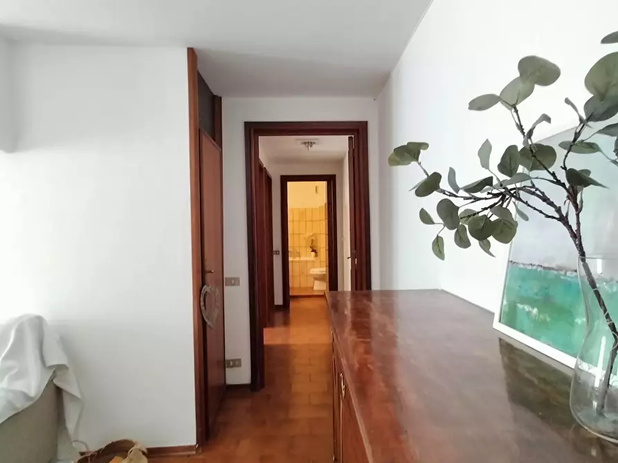 Immagine 8 di Appartamento in vendita  a Carrara