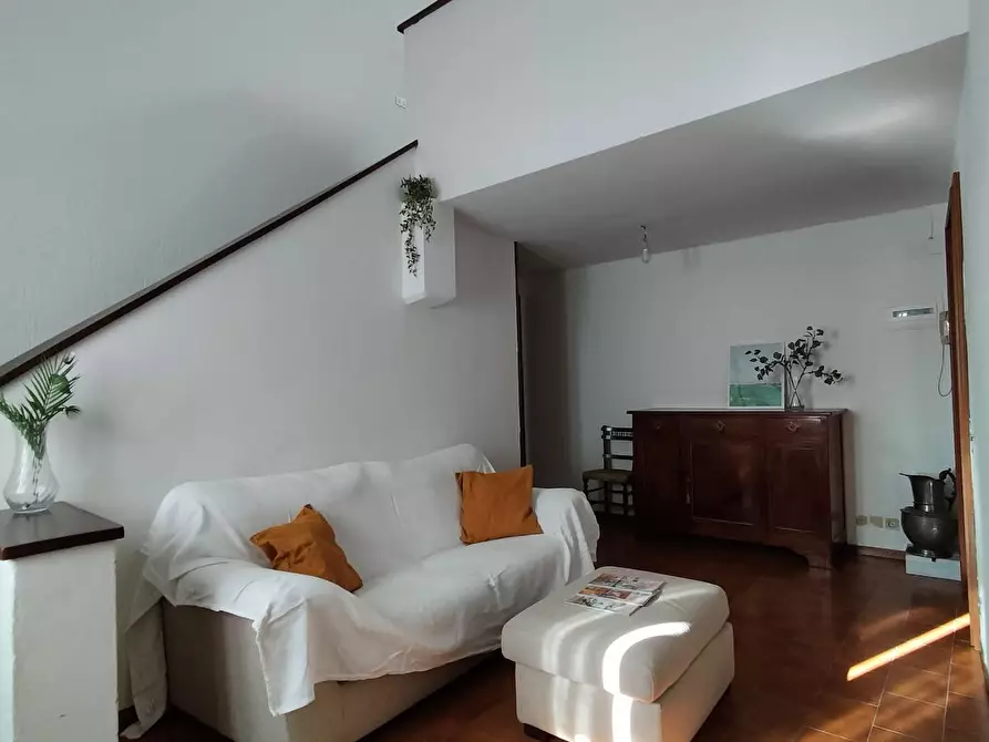 Immagine 3 di Appartamento in vendita  a Carrara