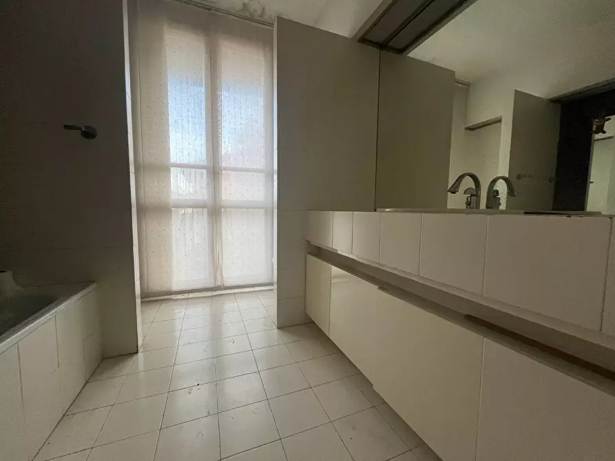 Immagine 27 di Villa in vendita  a San Miniato