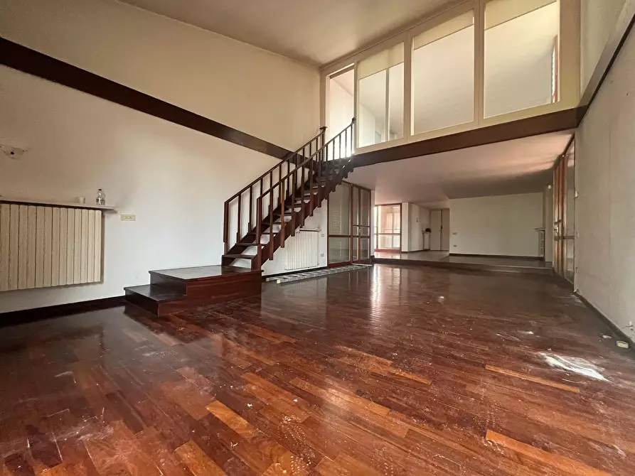 Immagine 14 di Villa in vendita  a San Miniato