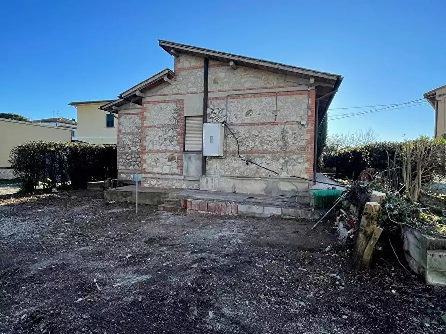 Immagine 3 di Villa in vendita  a Ponsacco