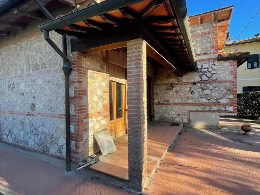 Immagine 23 di Villa in vendita  a Ponsacco