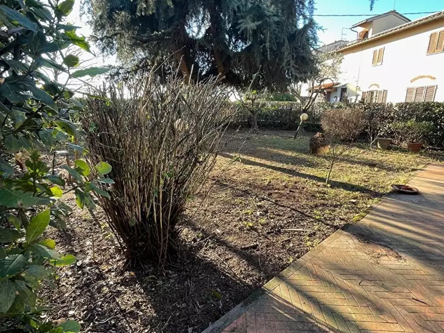 Immagine 7 di Villa in vendita  a Ponsacco