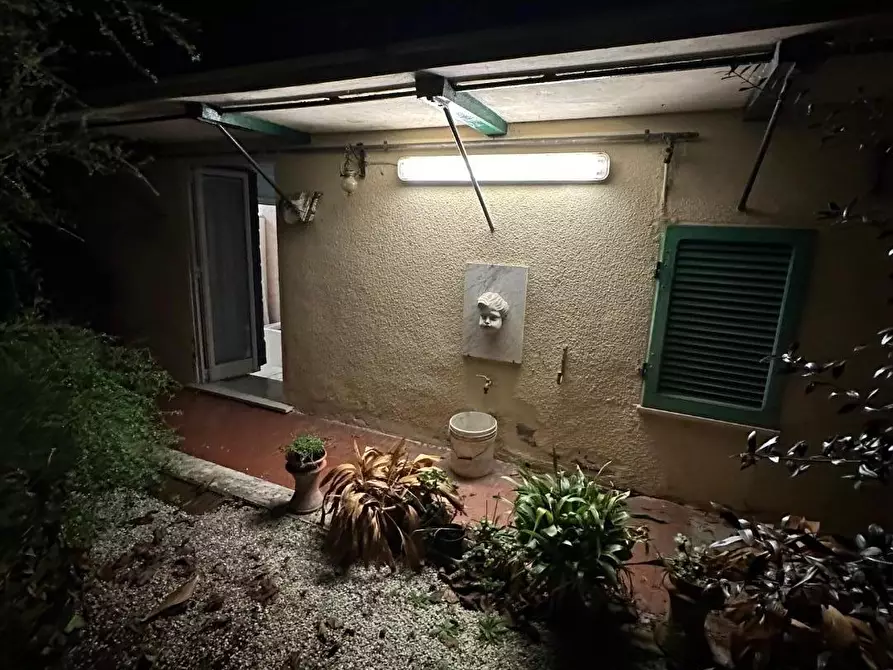 Immagine 14 di Terratetto in vendita  a Massa
