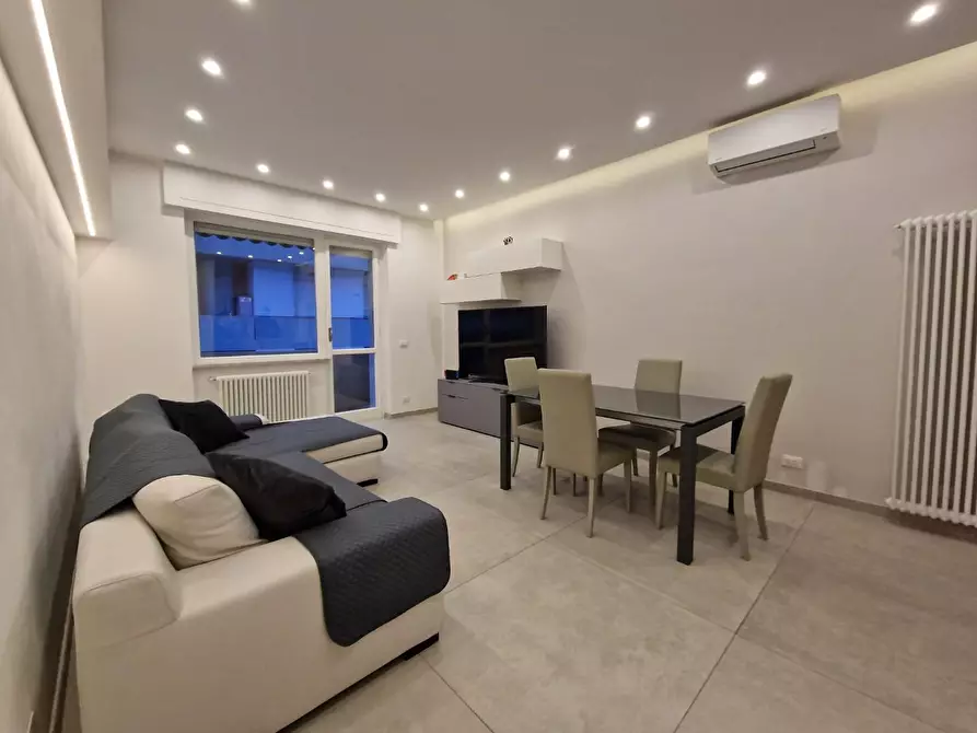 Immagine 11 di Appartamento in vendita  a Carrara