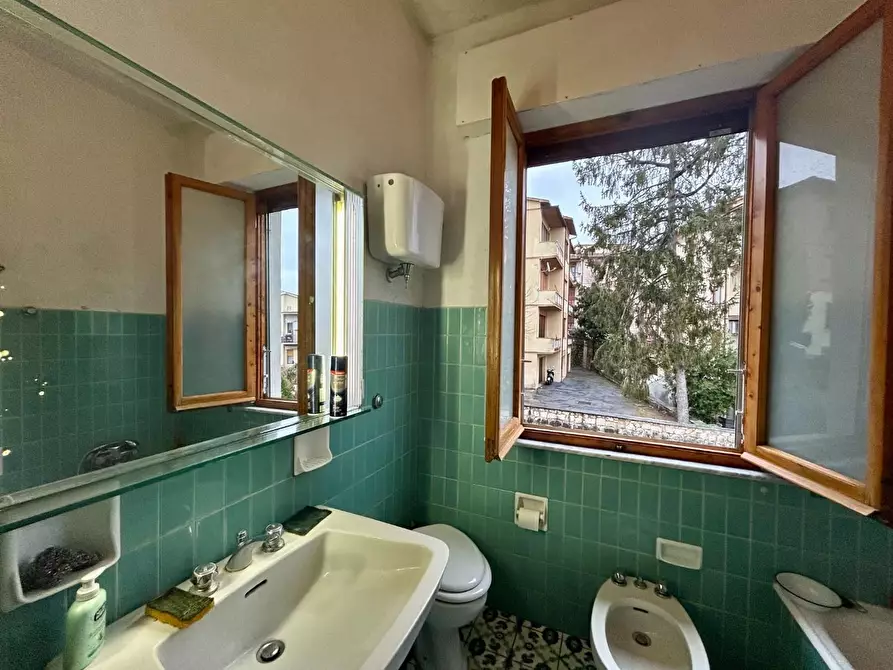 Immagine 10 di Appartamento in vendita  a Siena