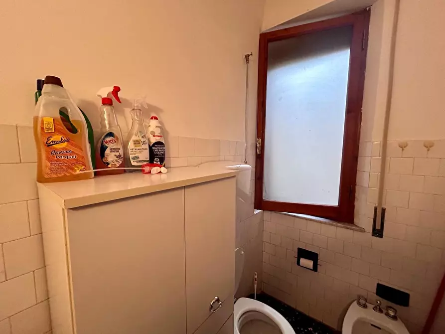 Immagine 11 di Appartamento in vendita  a Siena