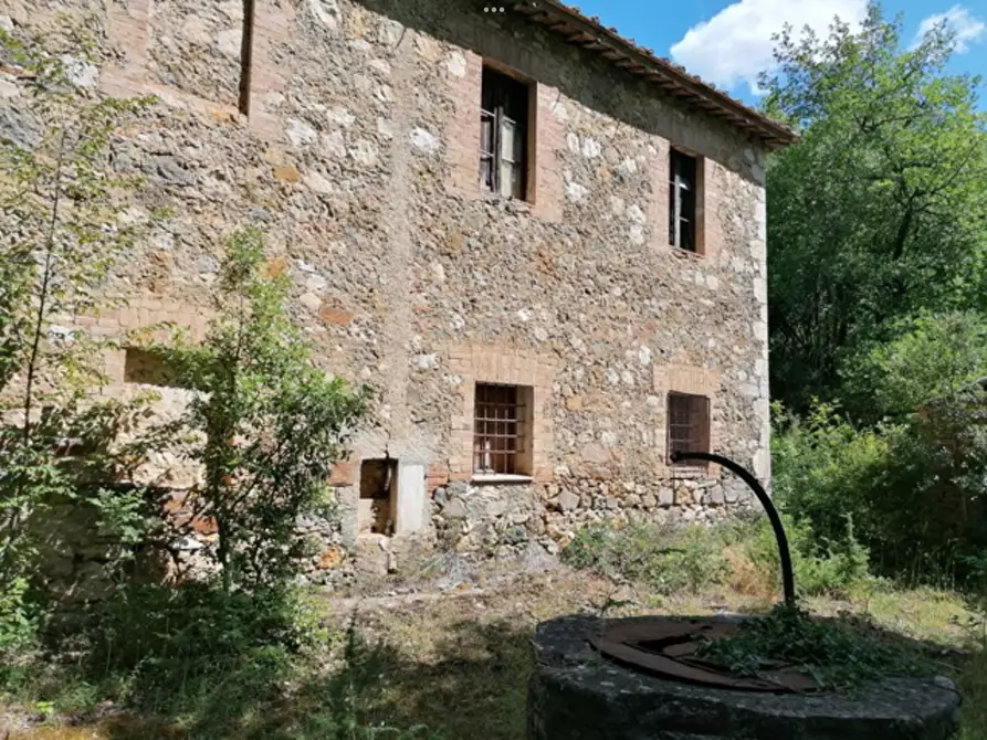 Immagine 1 di Casa colonica in vendita  a Sovicille