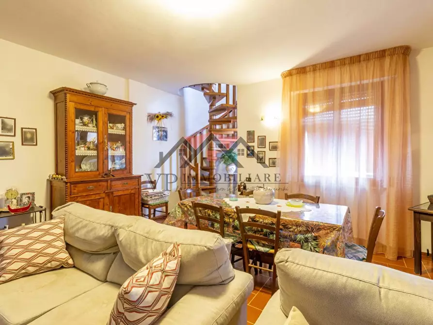 Immagine 3 di Appartamento in vendita  a Pomarance