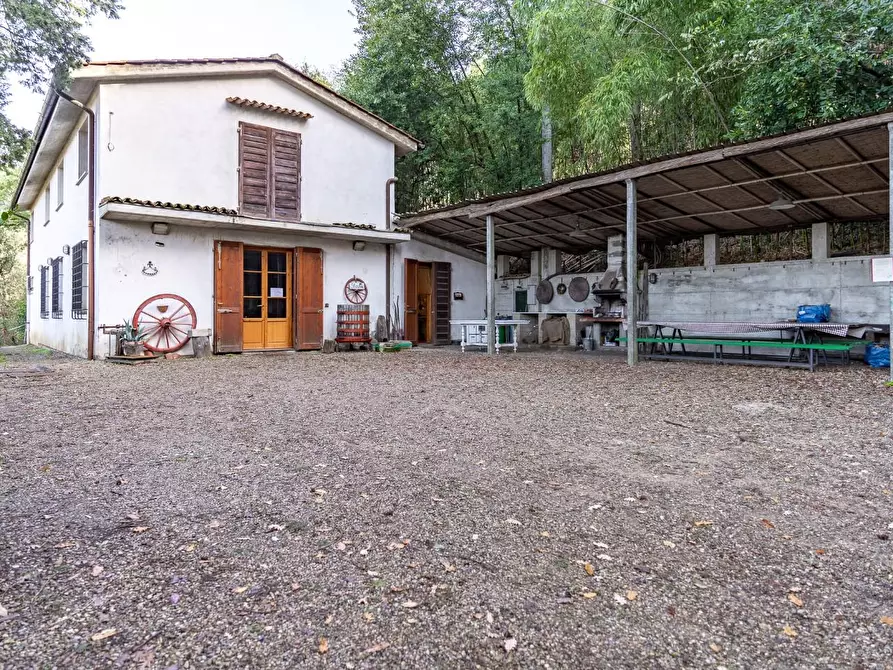 Immagine 2 di Rustico / casale in vendita  a Empoli
