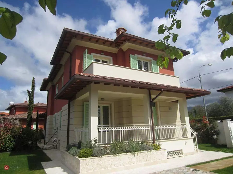 Immagine 3 di Casa bifamiliare in vendita  a Pietrasanta