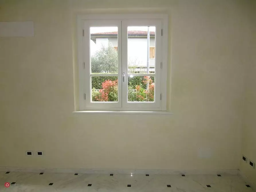 Immagine 11 di Casa bifamiliare in vendita  a Pietrasanta