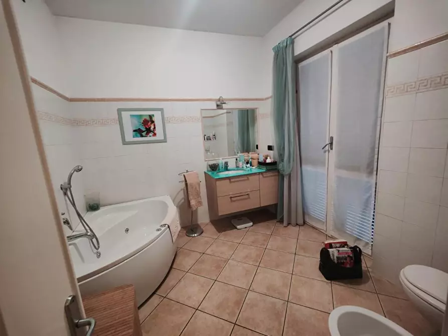 Immagine 12 di Appartamento in vendita  a Sarzana