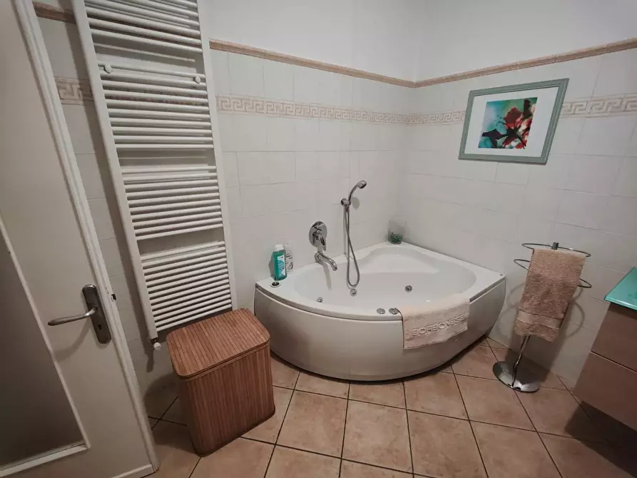 Immagine 14 di Appartamento in vendita  a Sarzana