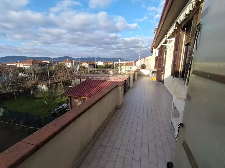 Immagine 3 di Appartamento in vendita  a Ortonovo