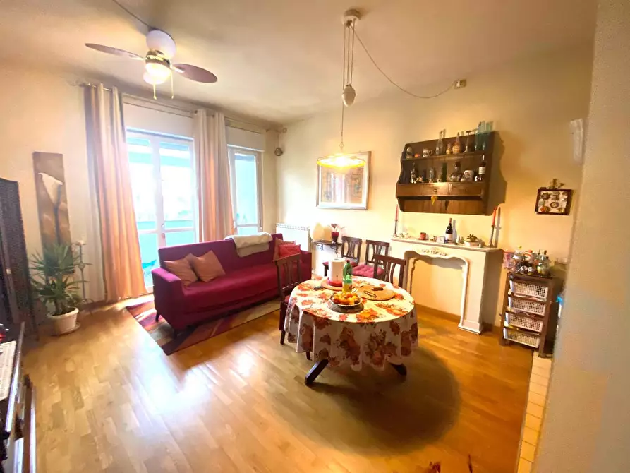 Immagine 24 di Appartamento in vendita  a Lucca