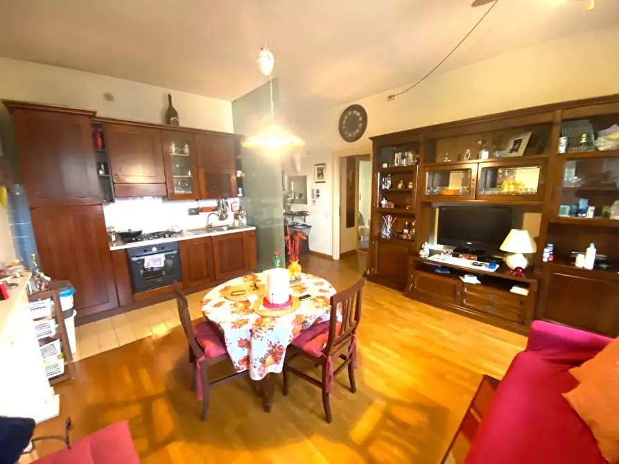 Immagine 26 di Appartamento in vendita  a Lucca