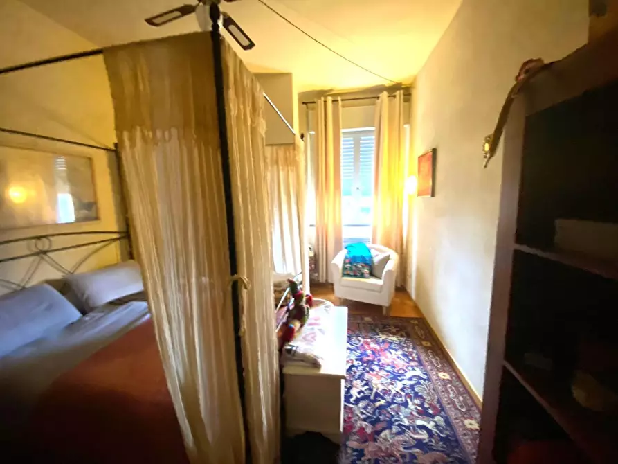 Immagine 3 di Appartamento in vendita  a Lucca