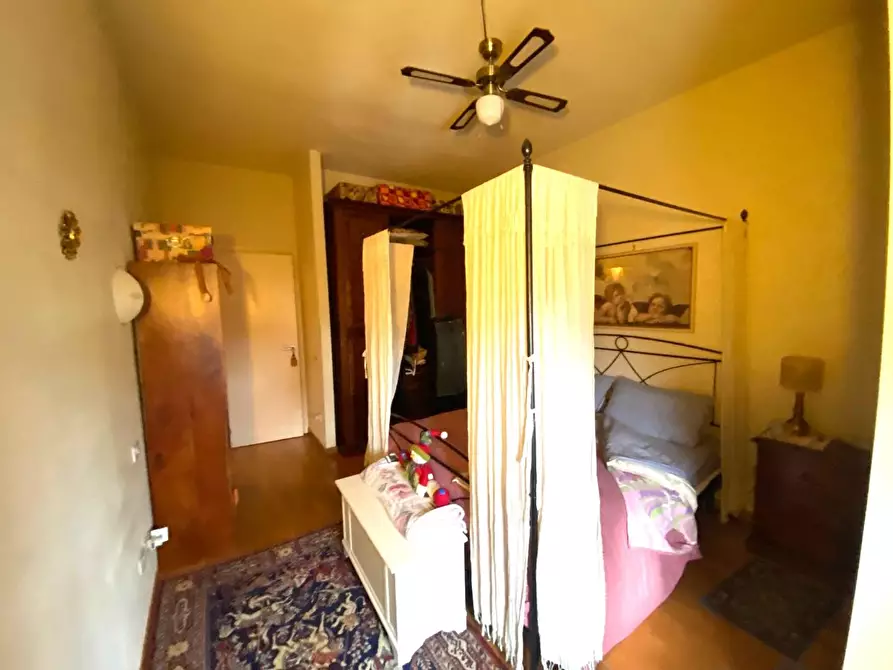 Immagine 9 di Appartamento in vendita  a Lucca