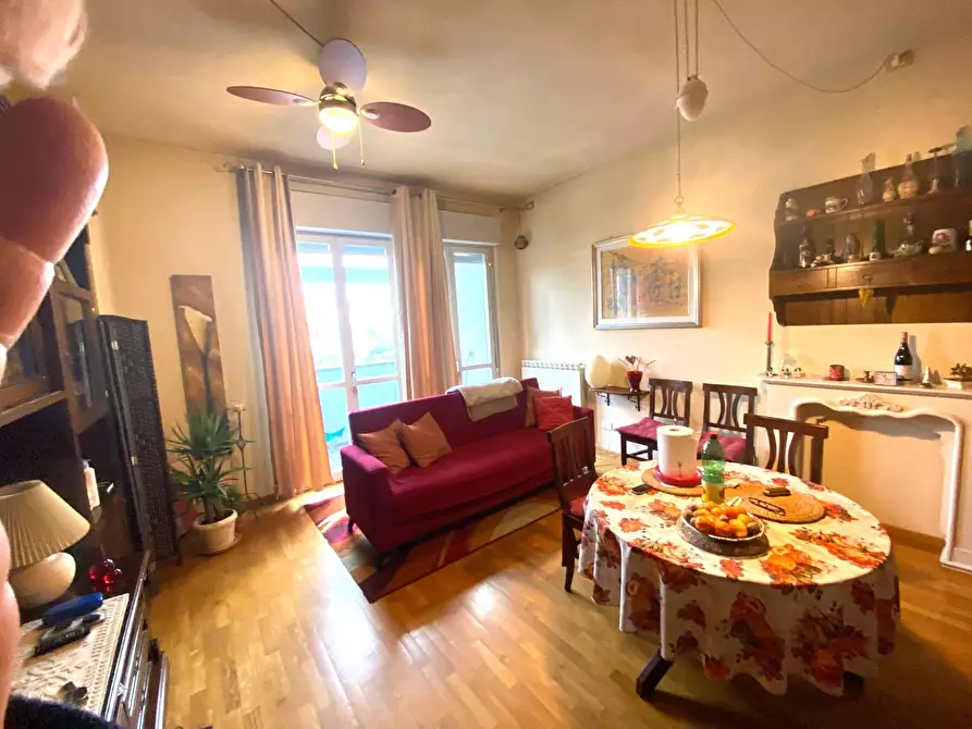 Immagine 18 di Appartamento in vendita  a Lucca