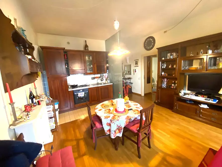 Immagine 27 di Appartamento in vendita  a Lucca