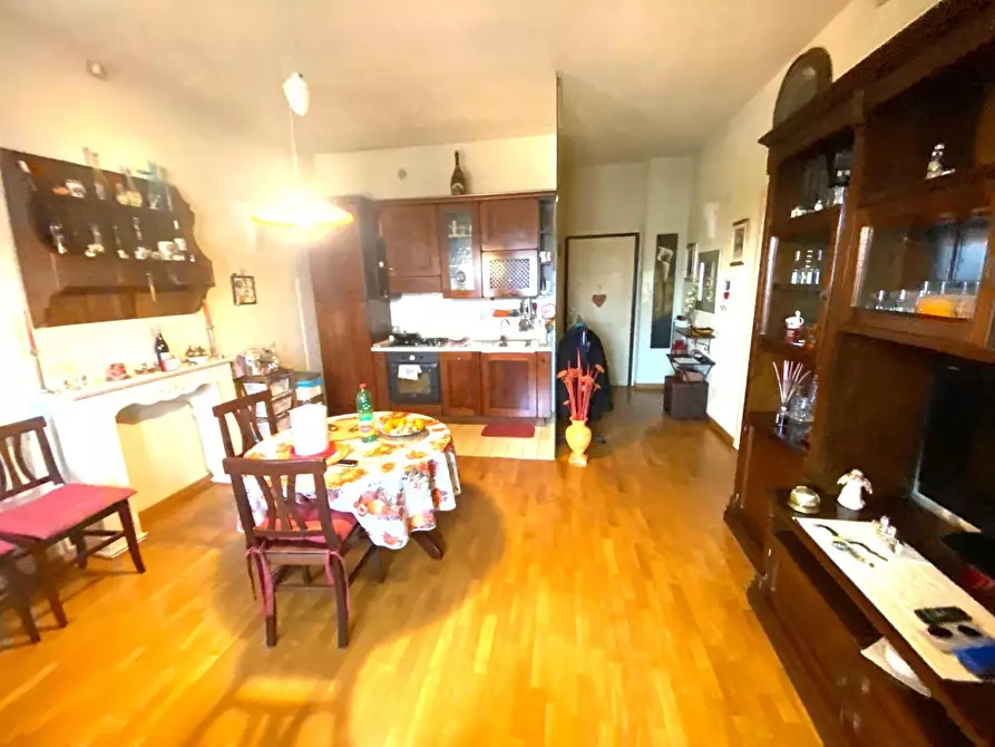 Immagine 23 di Appartamento in vendita  a Lucca