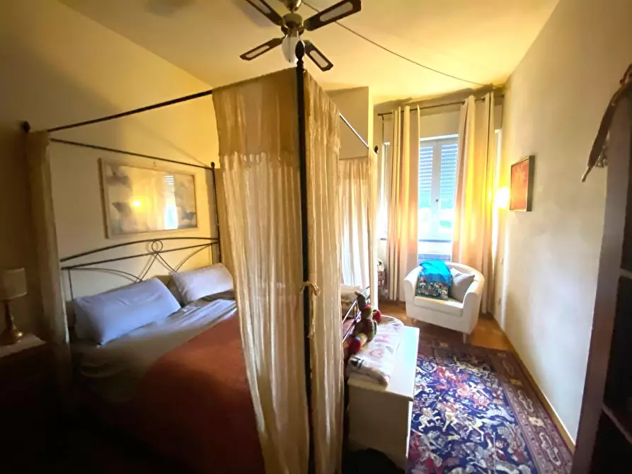 Immagine 4 di Appartamento in vendita  a Lucca