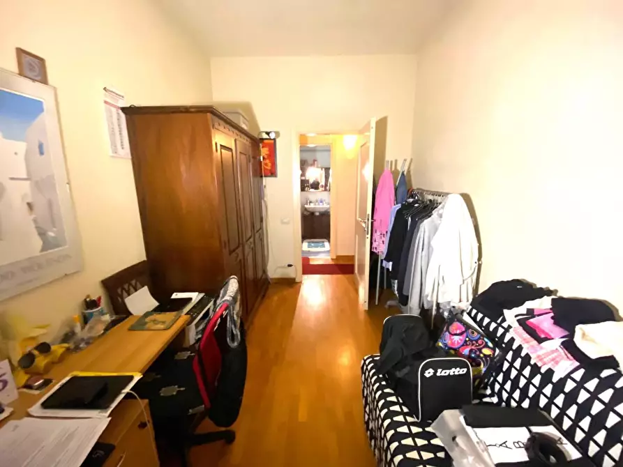 Immagine 14 di Appartamento in vendita  a Lucca