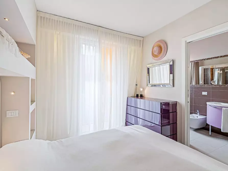 Immagine 16 di Mansarda in affitto  a Forte Dei Marmi