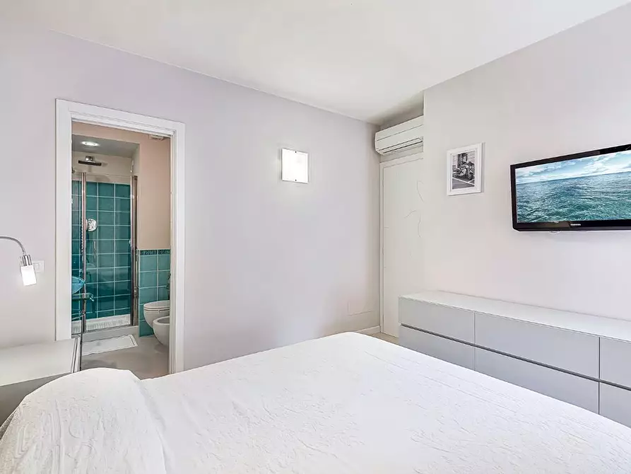 Immagine 13 di Mansarda in affitto  a Forte Dei Marmi