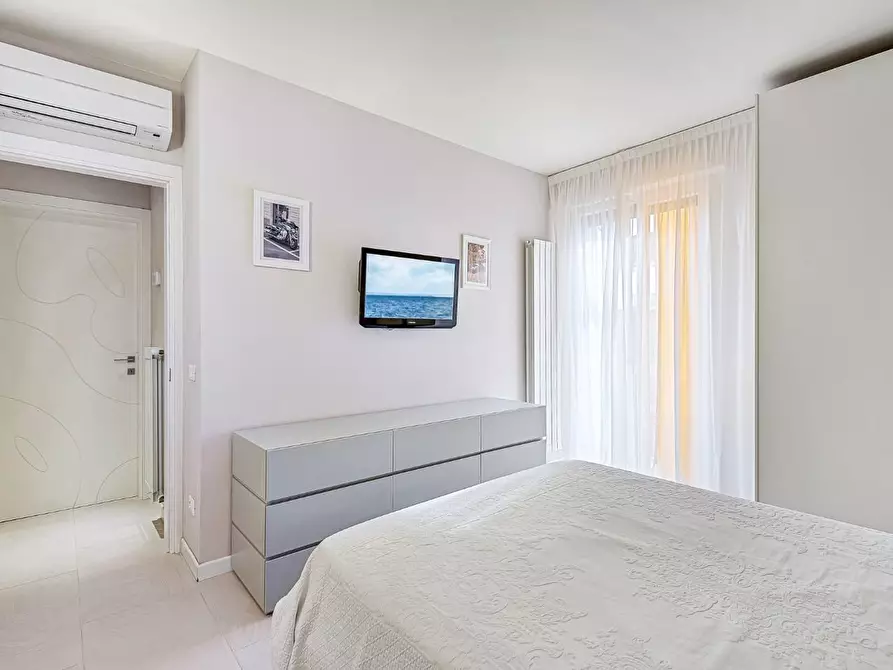 Immagine 12 di Mansarda in affitto  a Forte Dei Marmi