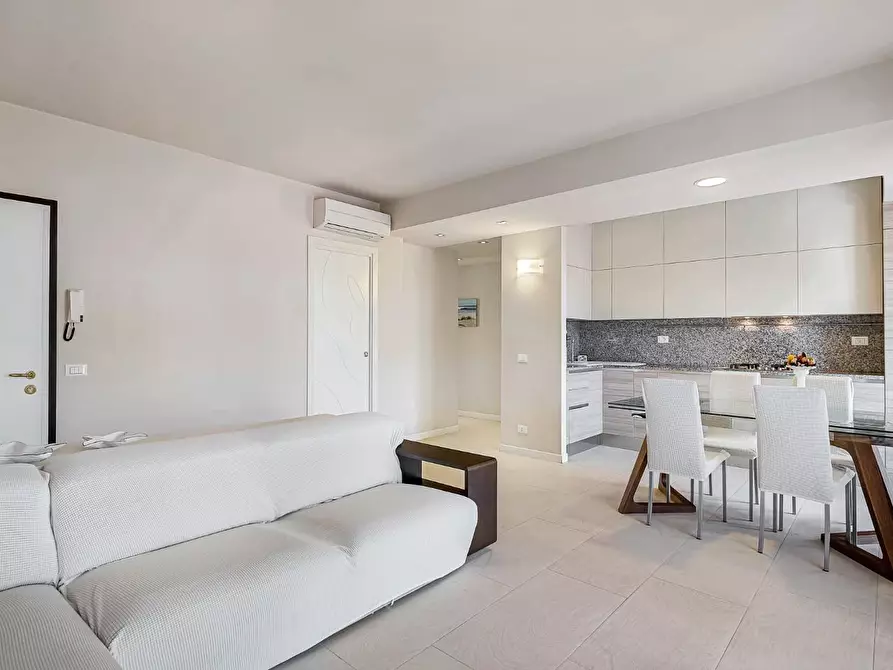 Immagine 2 di Mansarda in affitto  a Forte Dei Marmi