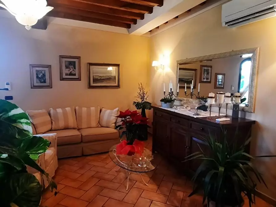 Immagine 18 di Casa indipendente in vendita  a Santa Croce Sull'arno