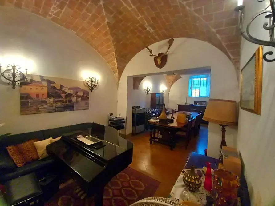 Immagine 30 di Palazzo in vendita  a Pisa