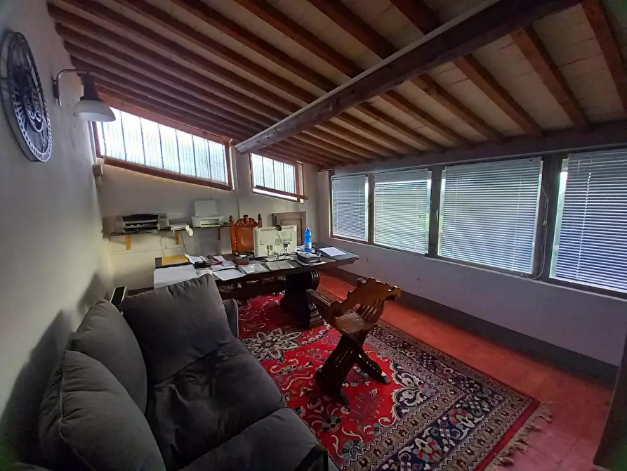 Immagine 46 di Palazzo in vendita  a Pisa