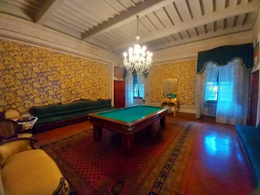 Immagine 39 di Palazzo in vendita  a Pisa