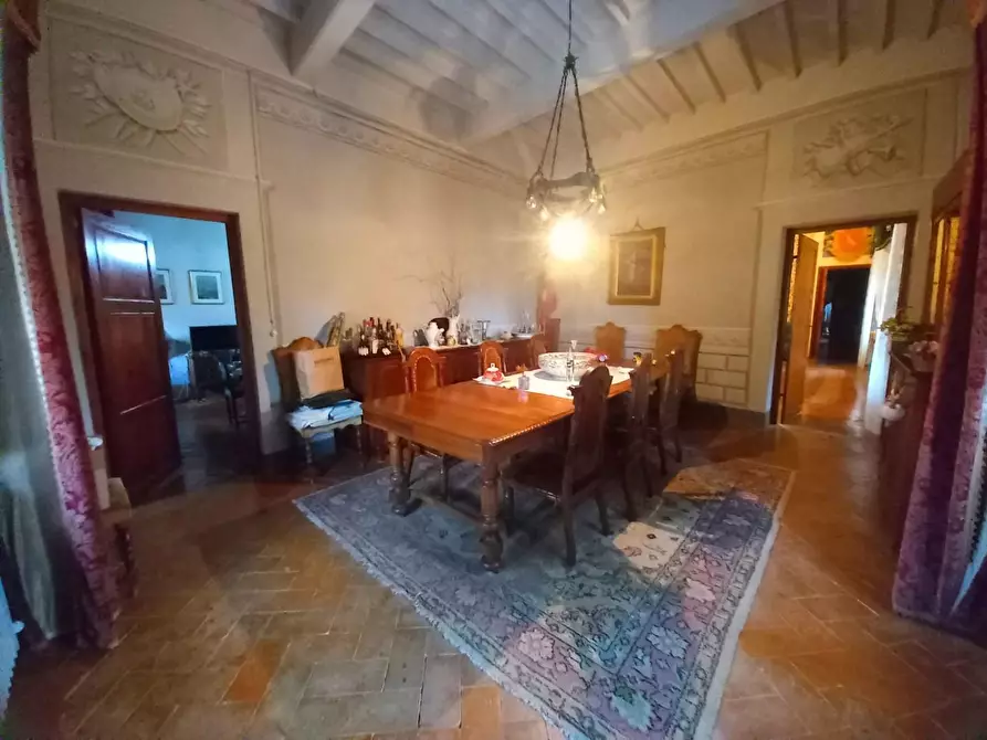 Immagine 10 di Palazzo in vendita  a Pisa