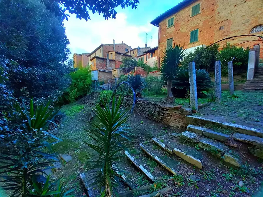 Immagine 47 di Palazzo in vendita  a Pisa