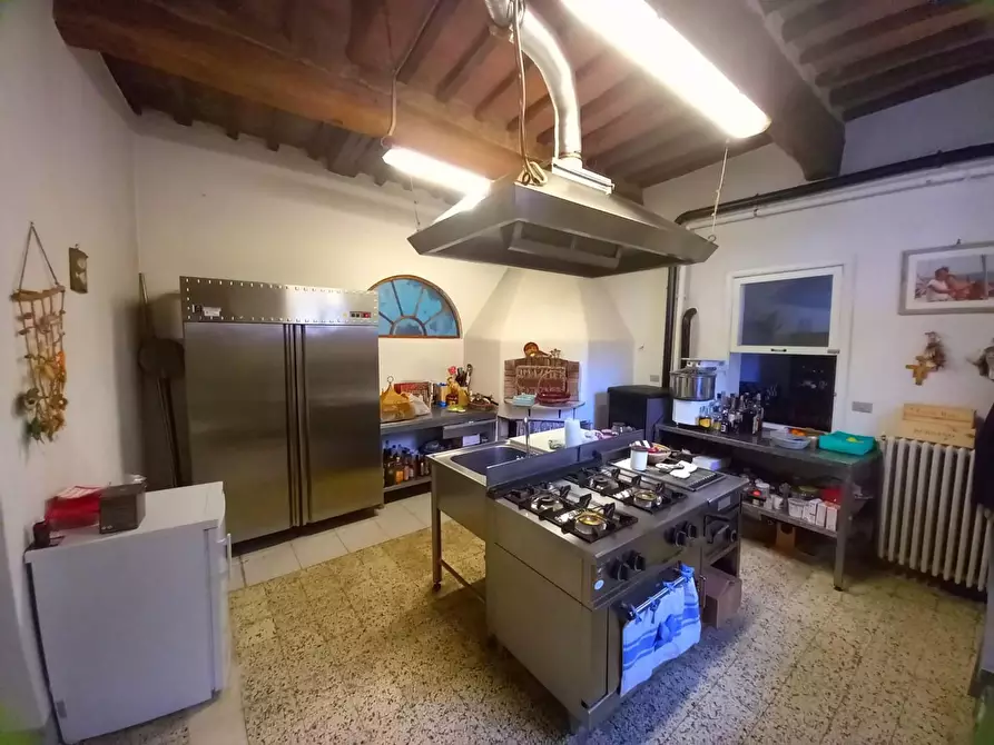 Immagine 6 di Palazzo in vendita  a Pisa