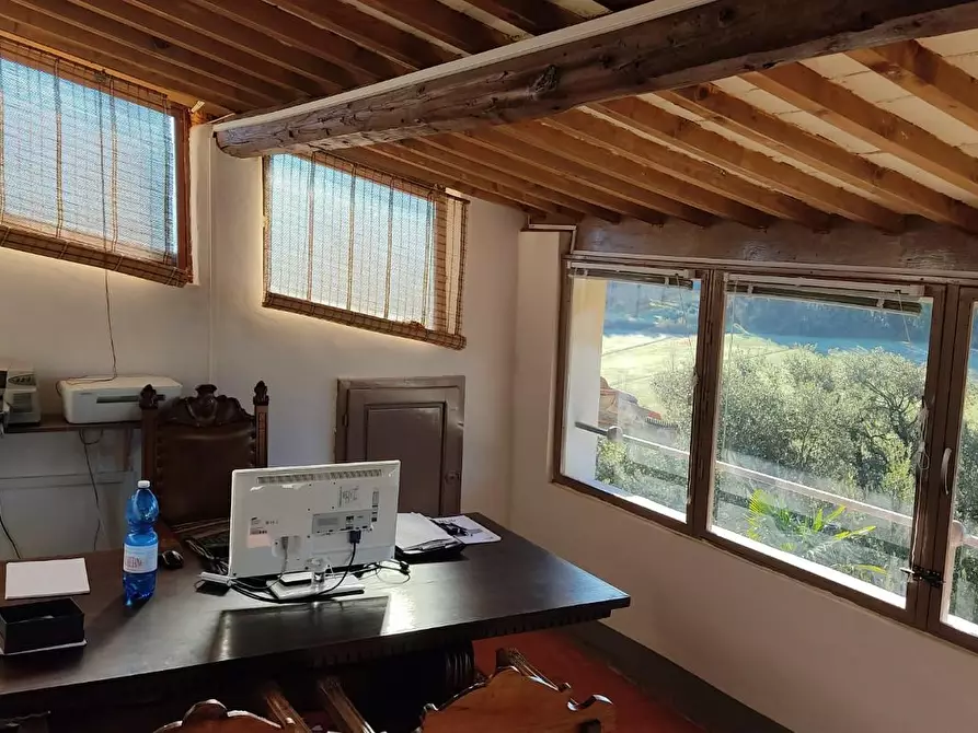 Immagine 50 di Palazzo in vendita  a Pisa