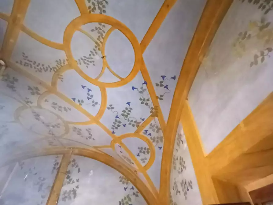 Immagine 42 di Palazzo in vendita  a Pisa